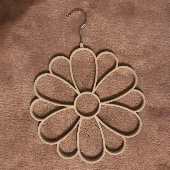Scarf Hanger